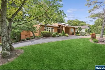 40 Hemlock Road, Livingston, NJ 07039 - Photo 1