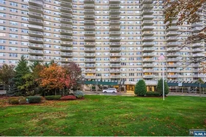 555 North Avenue 8-S #8-S, Fort Lee, NJ 07024 - Photo 1
