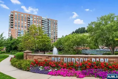 1007 Hudson Park, Edgewater, NJ 07020 - Photo 1