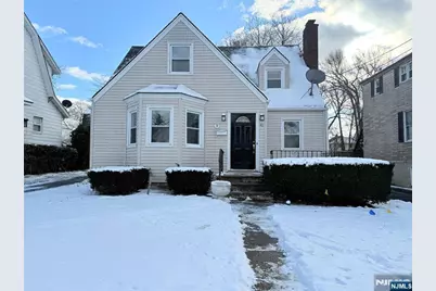 40 Hickory Avenue, Bergenfield, NJ 07621 - Photo 1
