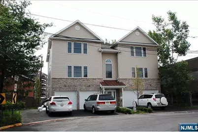 2160 Hoyt Avenue 3A #3A, Fort Lee, NJ 07024 - Photo 1