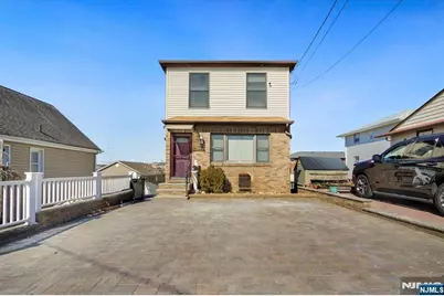 7 Franklin Place, East Rutherford, NJ 07073 - Photo 1