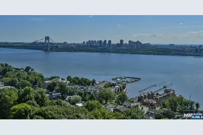 2 Horizon 1428 #1428, Fort Lee, NJ 07024 - Photo 1