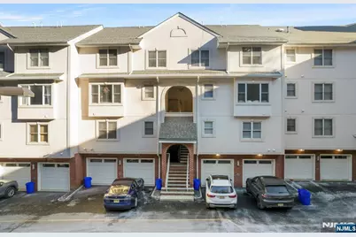 36 Legend Hills Drive, Edgewater, NJ 07020 - Photo 1