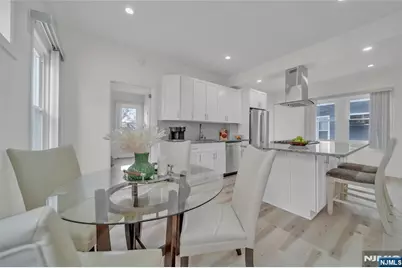 186 Tontine Avenue, Lyndhurst Township, NJ 07071 - Photo 1