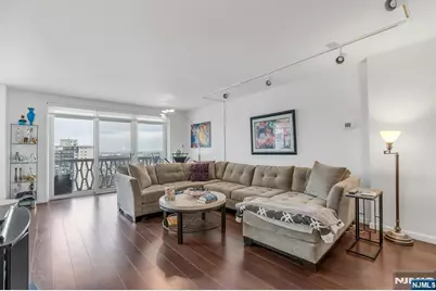 2000 Linwood Avenue 22U #22U, Fort Lee, NJ 07024 - Photo 1