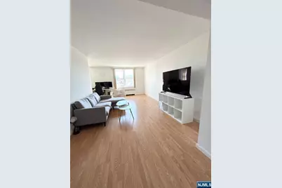 2160 Center Avenue 3S #3S, Fort Lee, NJ 07024 - Photo 1