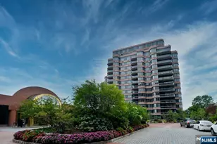 100 Carlyle Dr Svp5, Cliffside Park, NJ 07010 - Photo 1