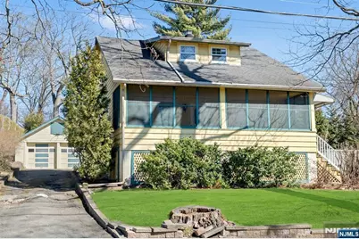 68 Franklin Avenue, Midland Park, NJ 07432 - Photo 1