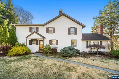 87 E Crescent Avenue, Allendale, NJ 07401 - Photo 1