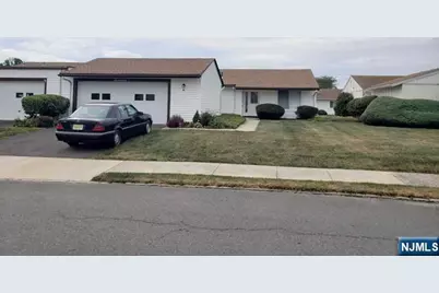 17 Celtis Plaza B #B, Monroe Township, NJ 08831 - Photo 1