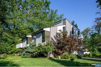 17 Sycamore Avenue, Hillsdale, NJ 07642 - Photo 1