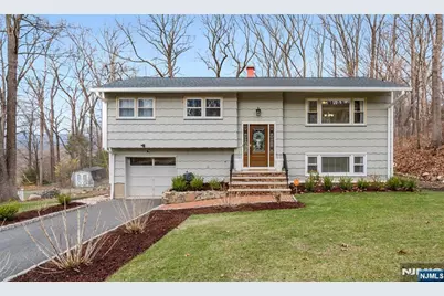 52 Siek Road, Kinnelon, NJ 07405 - Photo 1