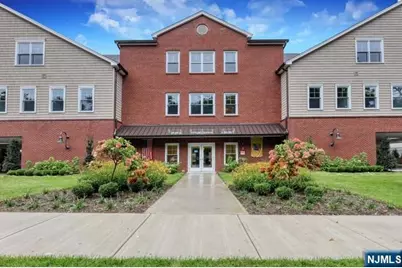 15-27 Royal Avenue 304 #304, Hawthorne, NJ 07506 - Photo 1