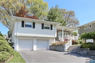 564 Mackay Avenue, Oradell, NJ 07649 - Photo 1