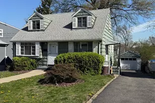 92 Franklin Ave, Fairview, NJ 07022 - Photo 1