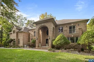 18 Richard Ct, Closter, NJ 07624 - Photo 1