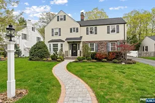 31 Reynen Ct, Ridgewood, NJ 07450 - Photo 1