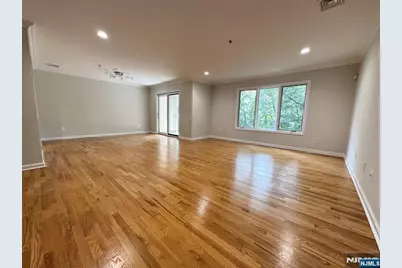 48 Legend Hills Drive, Edgewater, NJ 07020 - Photo 1