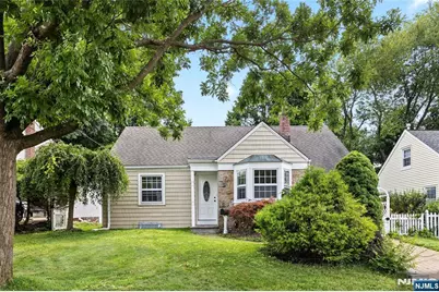 94 Lakeview Street, River Edge, NJ 07661 - Photo 1