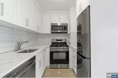 2000 Linwood Avenue 16B #16B, Fort Lee, NJ 07024 - Photo 1