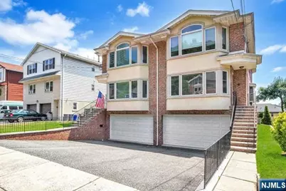 79 Myrtle Avenue, Edgewater, NJ 07020 - Photo 1