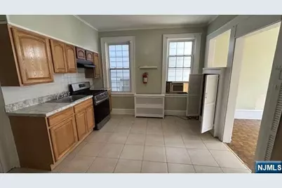 350 Kearny Avenue 2F #2F, Kearny, NJ 07032 - Photo 1