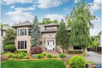 1115 Buckingham Road, Fort Lee, NJ 07024 - Photo 1