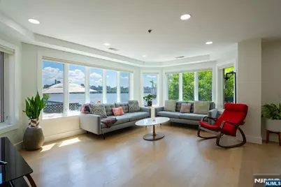 301 Stockton Court, Edgewater, NJ 07020 - Photo 1