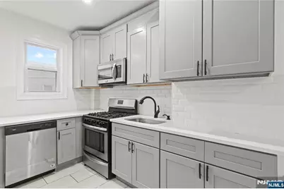 56 Highwood Terrace 2 #2, Weehawken, NJ 07086 - Photo 1