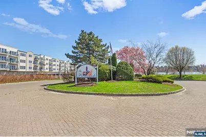 154 The Promenade, Edgewater, NJ 07020 - Photo 1