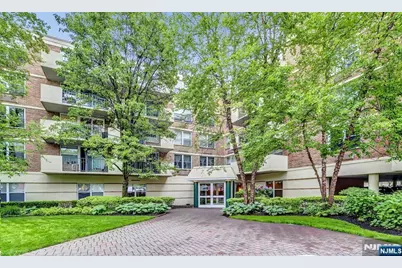 200 Grand Cove Way Ph-5F #PH-5F, Edgewater, NJ 07020 - Photo 1