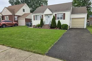 131 Palsa Ave, Elmwood Park, NJ 07407 - Photo 1