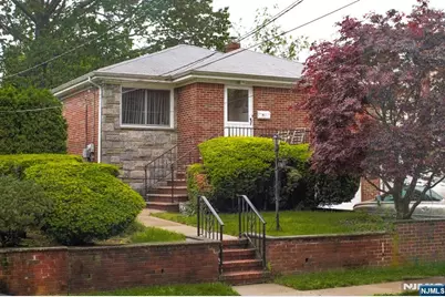 300 Mohegan Way, Fort Lee, NJ 07024 - Photo 1