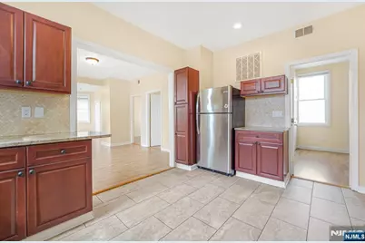 197 Westervelt Avenue 2 #2, Hawthorne, NJ 07506 - Photo 1