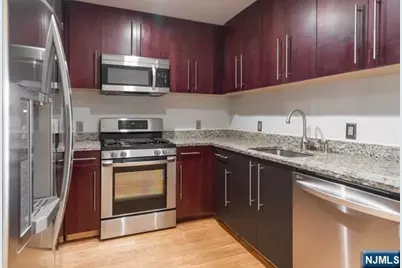 812 Hudson Park 812 #812, Edgewater, NJ 07020 - Photo 1