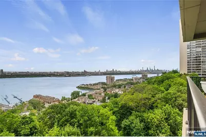 3 Horizon 801 #801, Fort Lee, NJ 07024 - Photo 1