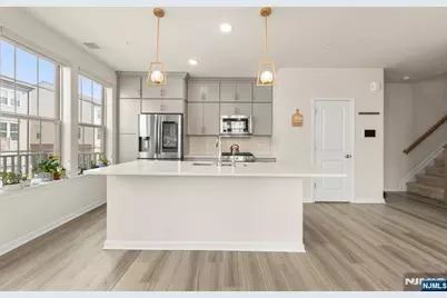 4 Arnold Drive 5302 #5302, Wood Ridge, NJ 07075 - Photo 1