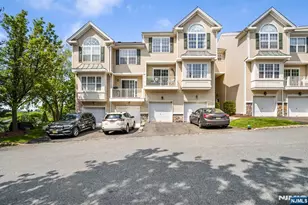 86 Lakeview Ct, Pompton Lakes, NJ 07442 - Photo 1