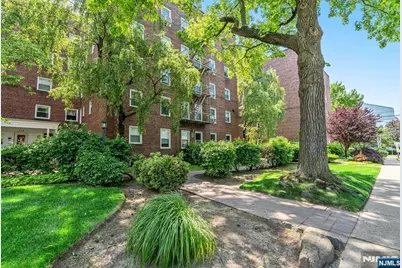 328 N Bridge Plaza 5C #5C, Fort Lee, NJ 07024 - Photo 1