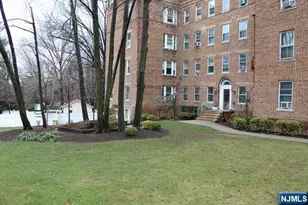 250 Broad Ave 4B, Leonia, NJ 07605 - Photo 1