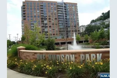 1611 Hudson Park, Edgewater, NJ 07020 - Photo 1