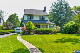 613 Hillcrest Rd, Ridgewood, NJ 07450 - Photo 1