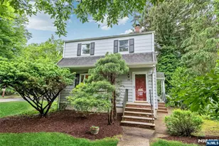 330 Vesta Ct, Ridgewood, NJ 07450 - Photo 1