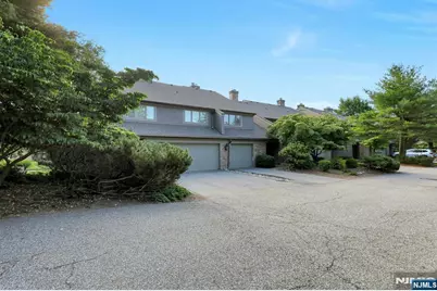 2 Sandburg Court, Mahwah, NJ 07430 - Photo 1