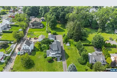 178 Grove Avenue, Verona, NJ 07044 - Photo 1