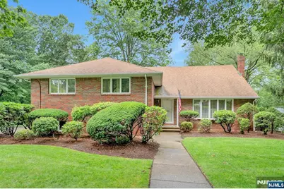 581 Mazur Avenue, Paramus, NJ 07652 - Photo 1