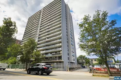 285 Aycrigg 19B #19B, Passaic, NJ 07055 - Photo 1