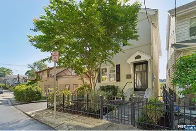 7 Rockwood Place, Edgewater, NJ 07020 - Photo 1