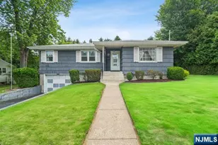 3 Lakeview Dr, Waldwick, NJ 07463 - Photo 1